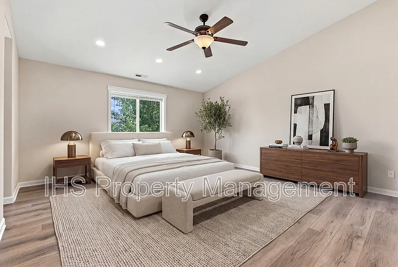 4 bed, 3.0 bath, 2612 sqft, $2,800 — Photo 3