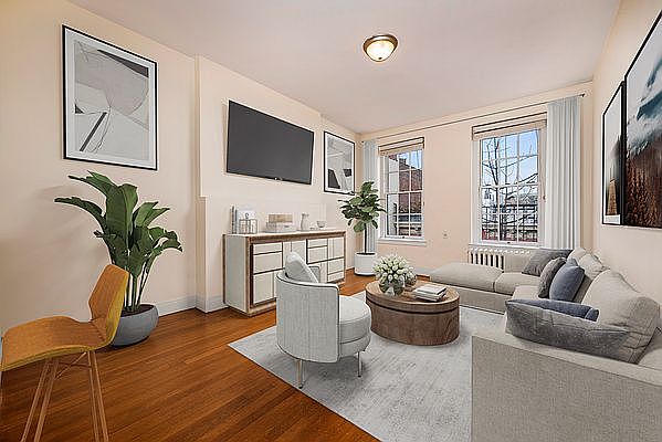 1st image of 36 Morton St #5R