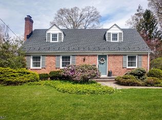 14 Edgewood Rd, Chatham, NJ 07928
