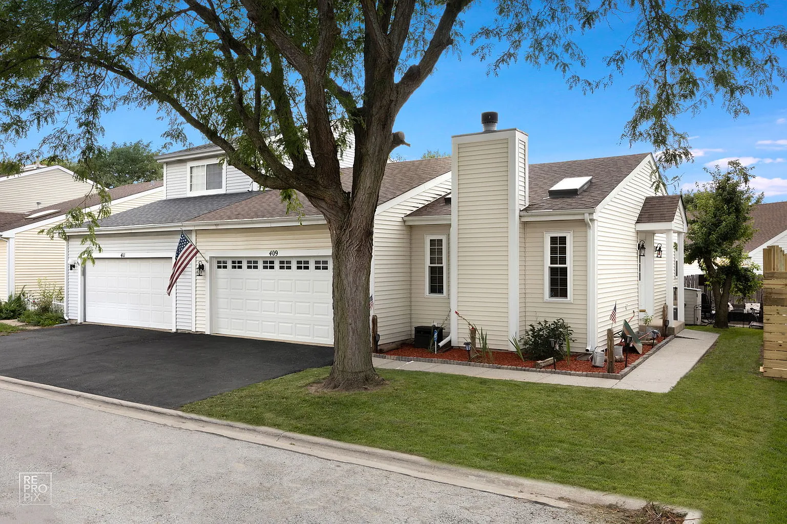 409 Farmbrook Ct photo 1