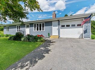 30 Holmes St, Canaan, VT 05903