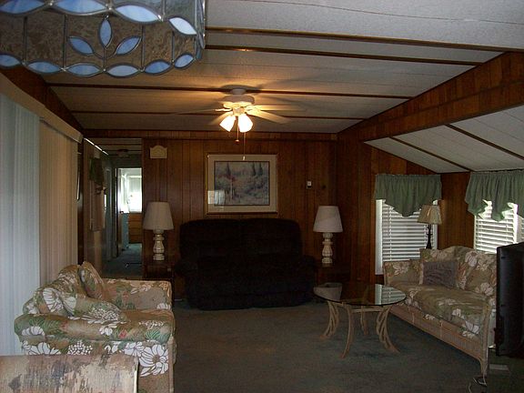 3rd image of 102 Saint Martins Way