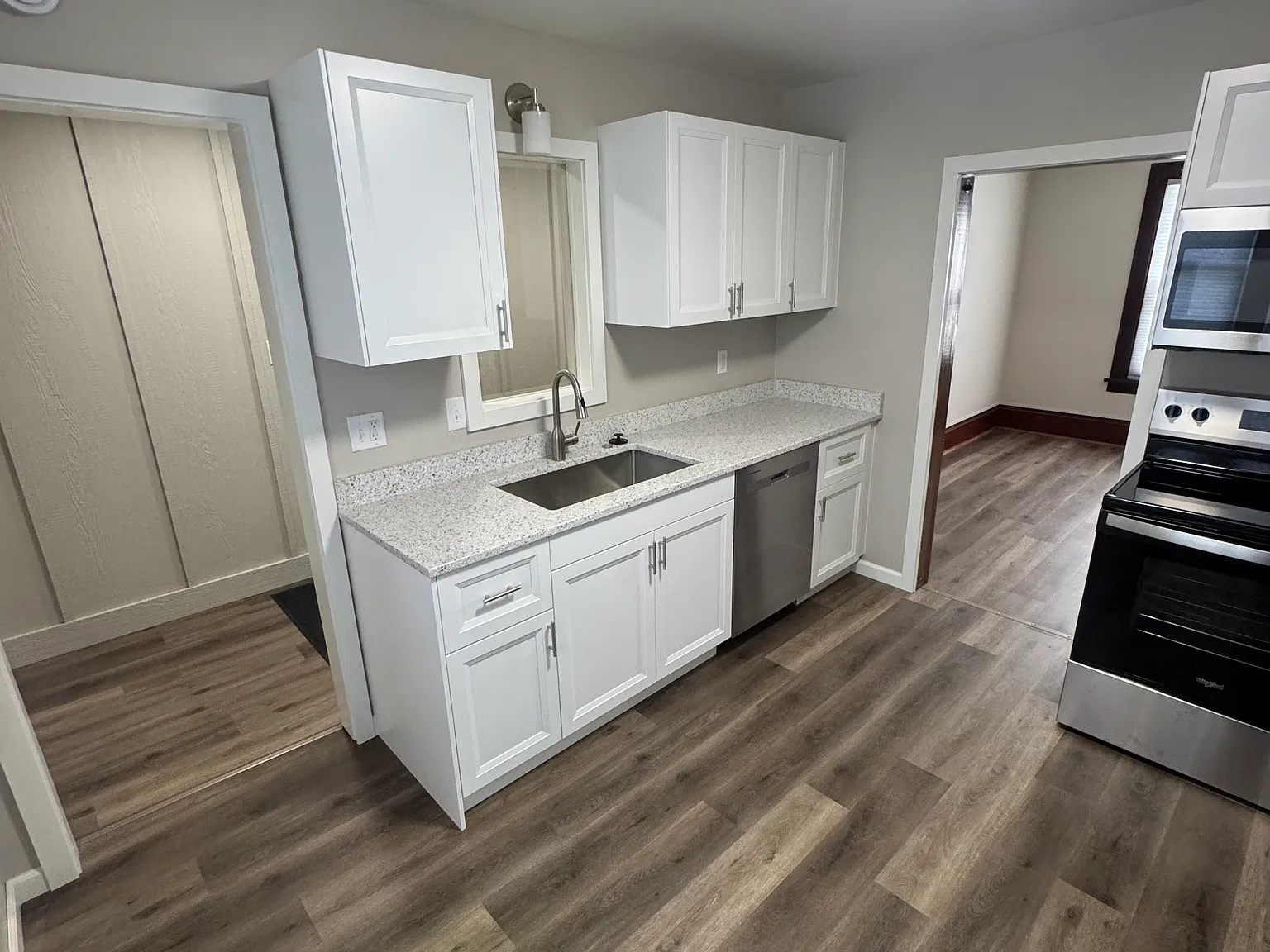 3 bed, 1092 sqft, $1,900 — Photo 2