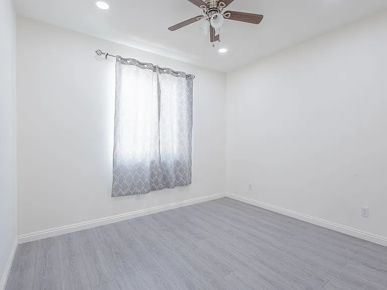 16220 Retreat Ct — Photo 18