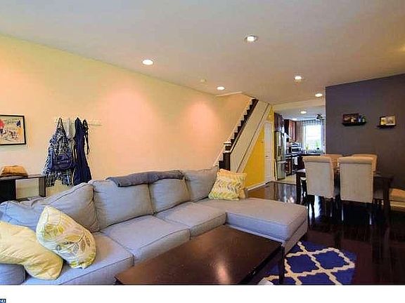 4th image of 1322 Catharine St