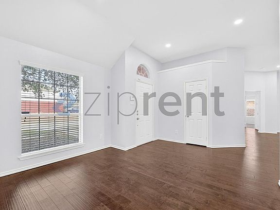 5th image of 5802 Edinburg Dr