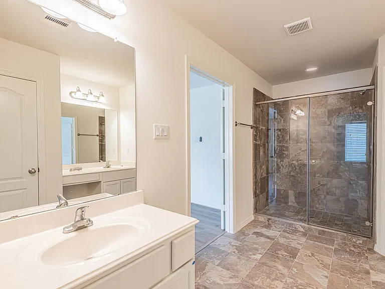 8117 Silverton Creek Ln — Photo 15