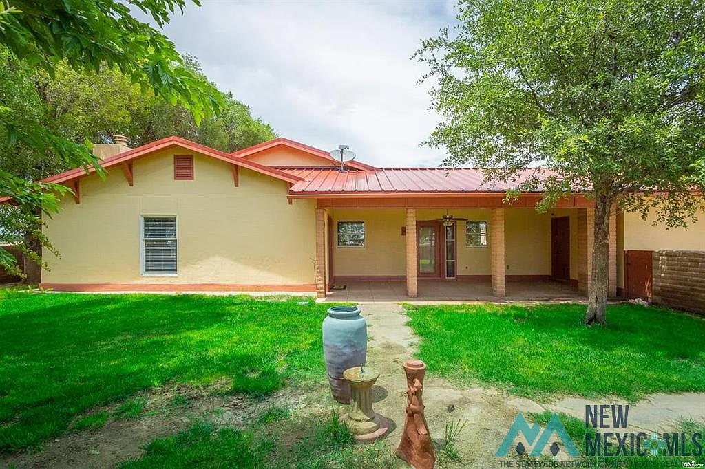 3 bed, 2144 sqft, $3,300 — Photo 4