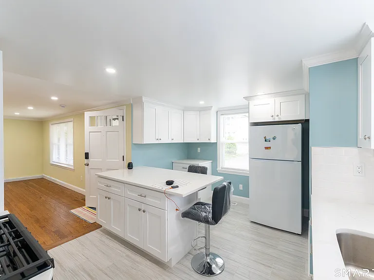 121 Victory St — Photo 7