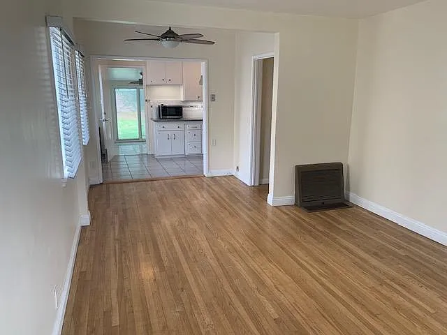 8624 Lilienthal Ave — Photo 13