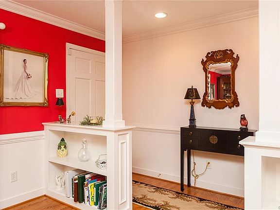 4th image of 2323 Stratford Ct