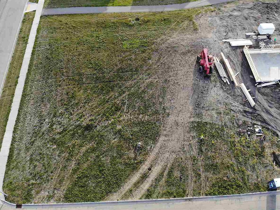 2nd image of 61 Mulberry Loop