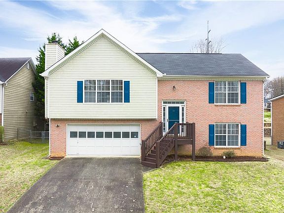 2nd image of 118 Melody Ln