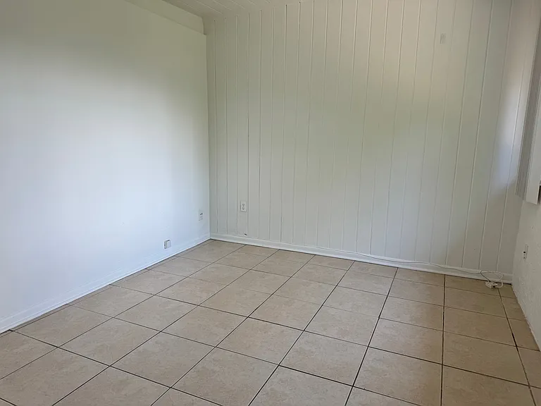 2547 S Mills Ave #2 — Photo 7