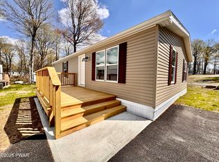120 Middle Rd, Greentown, PA 18426