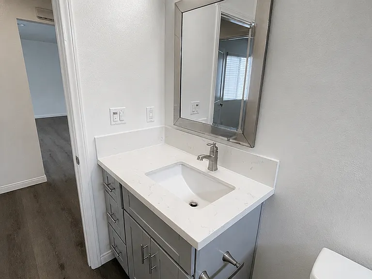 Casa Madrid Apartments — Photo 37