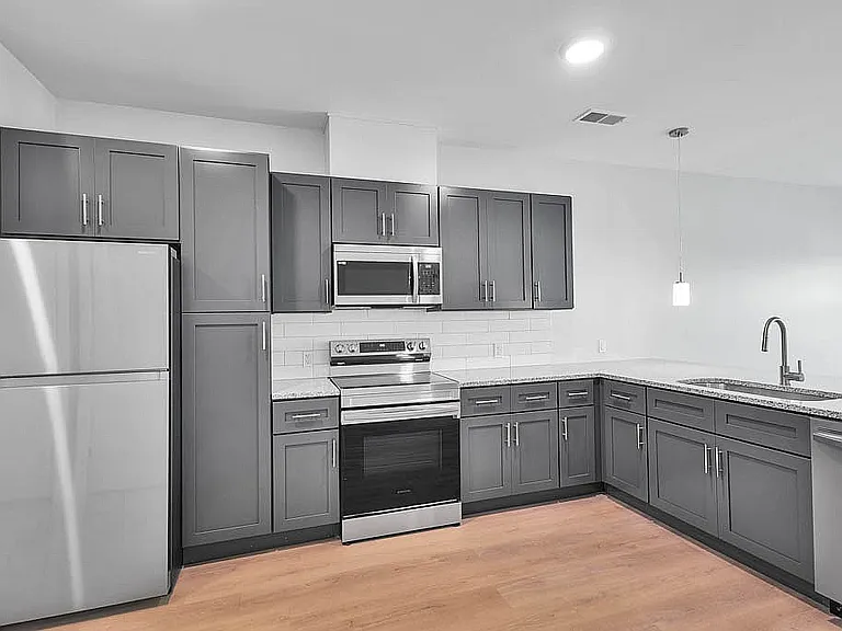 Modern Kitchen with Stainless Steel Appliances