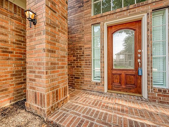5th image of 11818 Chateau Trail
