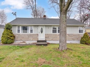16 Willette St, Chicopee, MA 01020