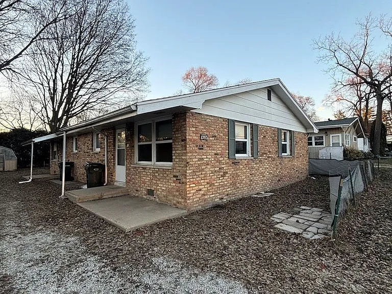 1203 N Coler Ave — Photo 2