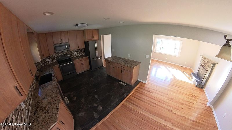 5th image of 292 Schodack Drive