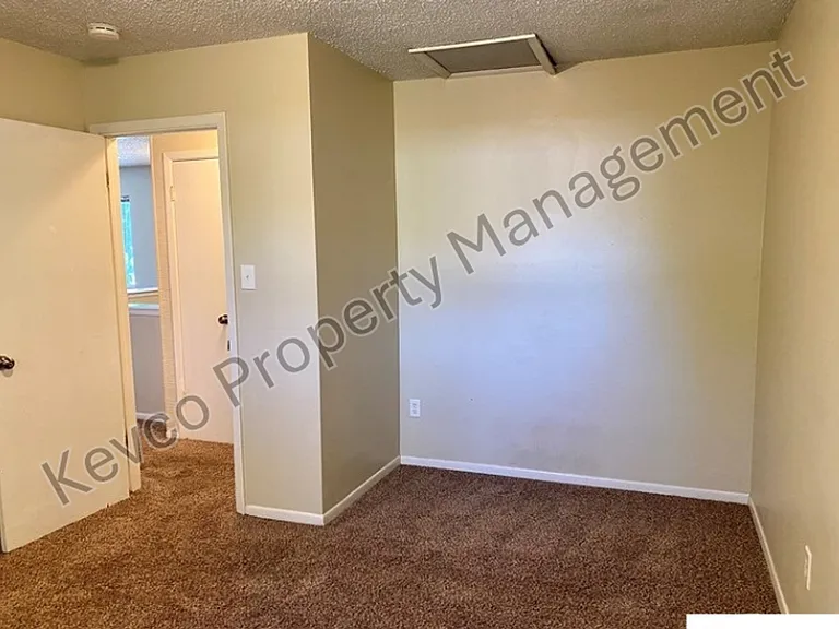 2506 Timber Ct — Photo 6