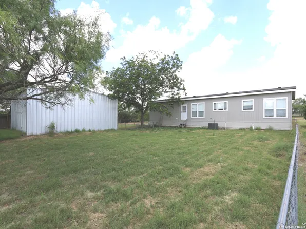 7510 Pittman, Adkins, TX 78101