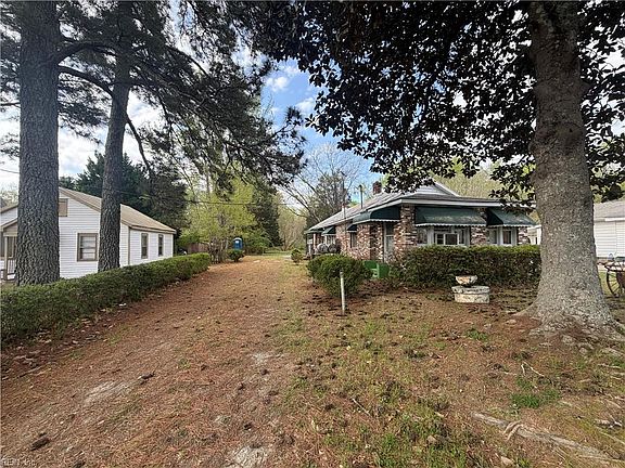 3rd image of 1033 Pitchkettle Rd