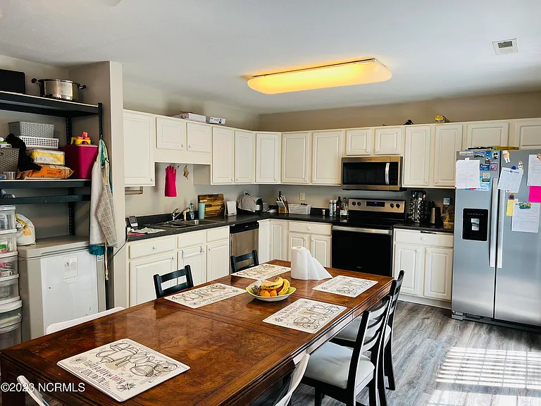 4260 Williamsbrook Ln #A — Photo 4