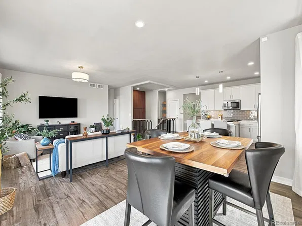 7266 S Robertsdale Way, Aurora, CO 80016