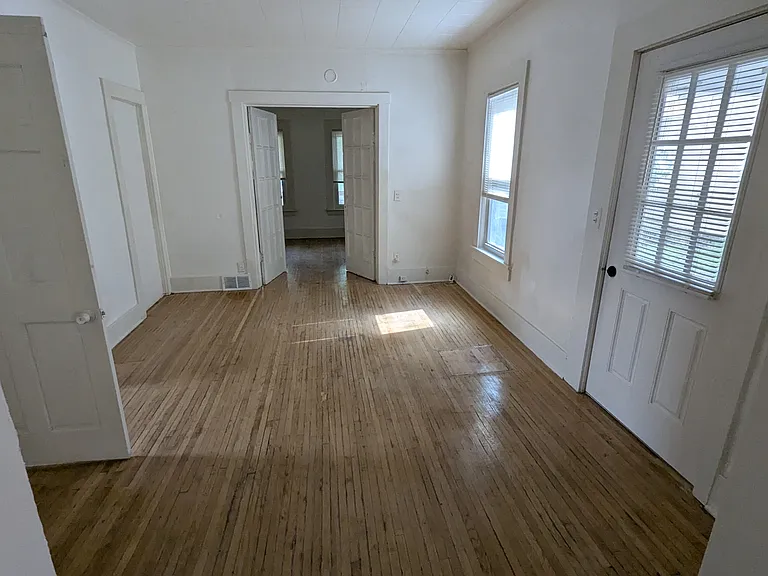 152 Pennsylvania Ave #1 — Photo 4