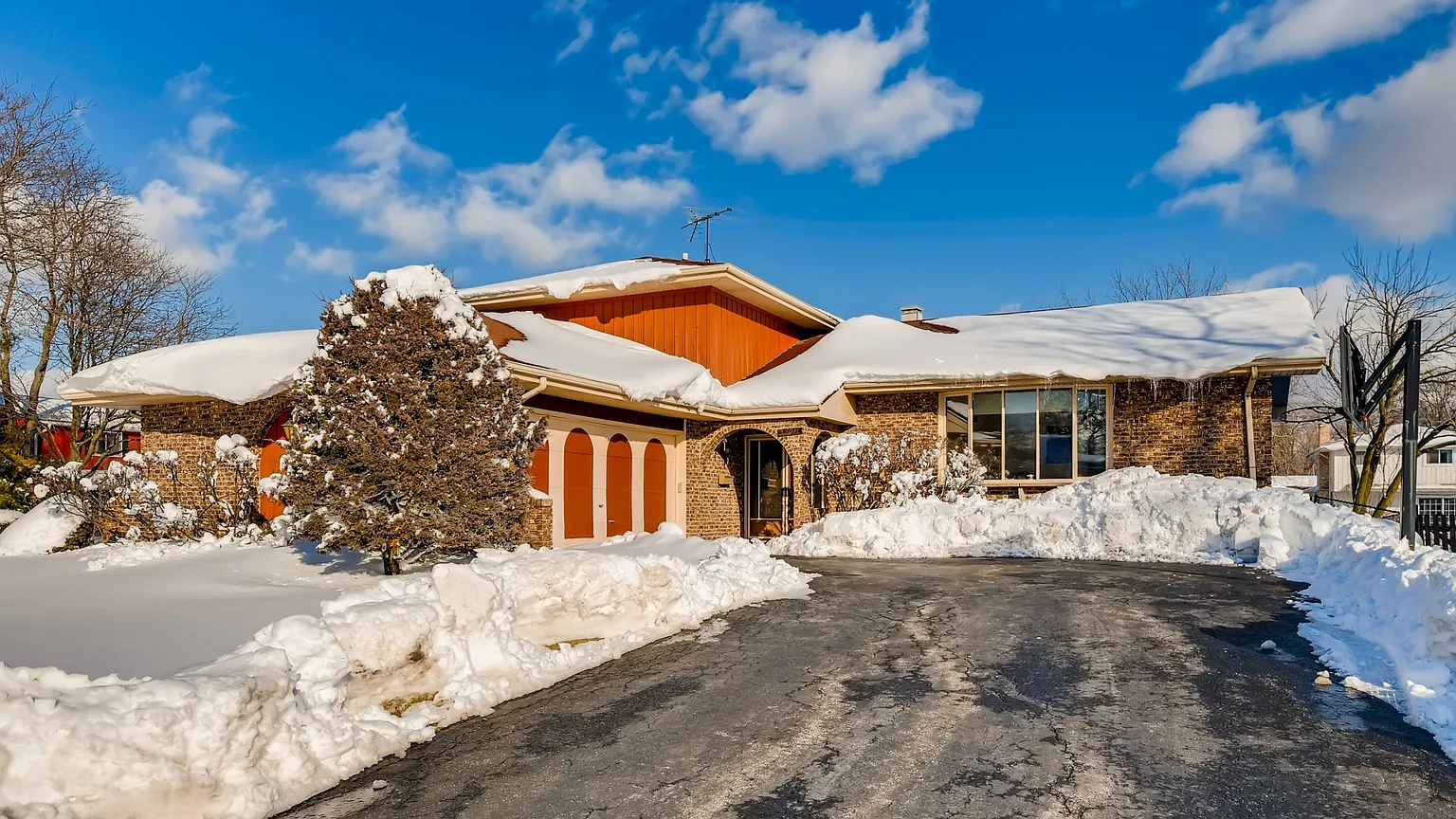 18011 Cherrywood Ln photo 1