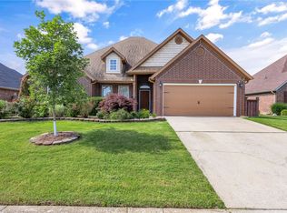 204 W Brandon Blvd, Rogers, AR 72756