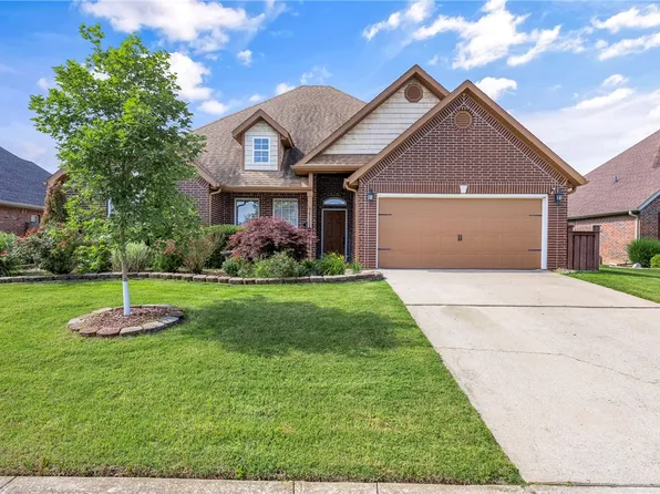 204 W Brandon Blvd, Rogers, AR 72756