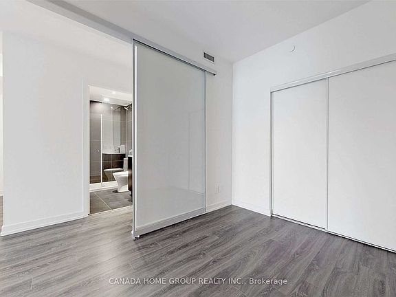 4th image of 20 Edward St #1808