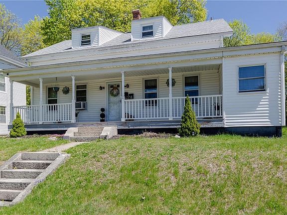 4th image of 253 Waterman Ave