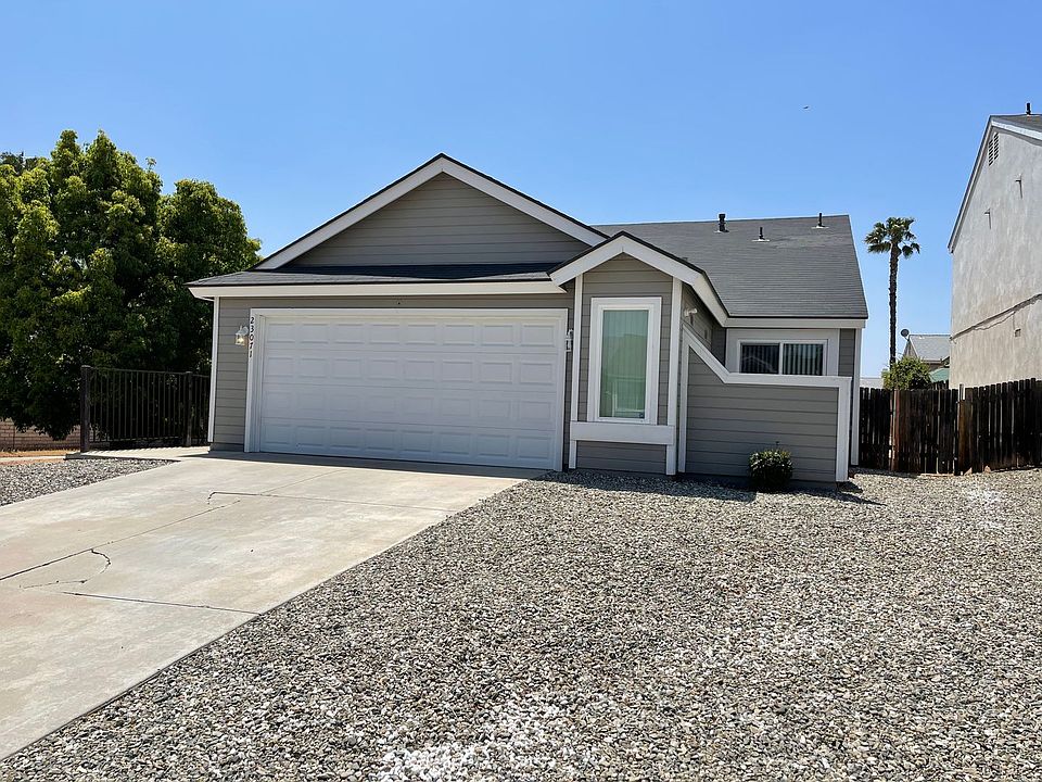 1st image of 23071 Mansfield Ln