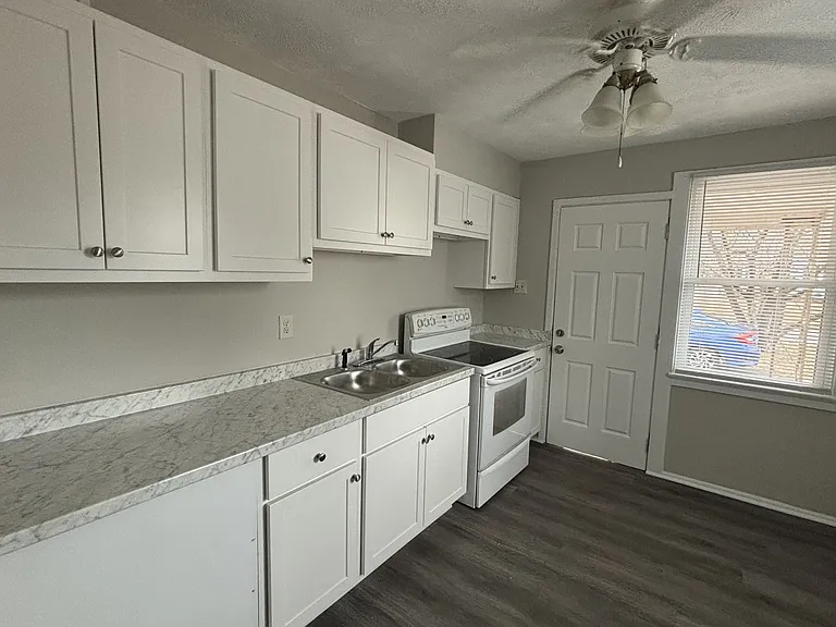 200A N Virginia Ave — Photo 14