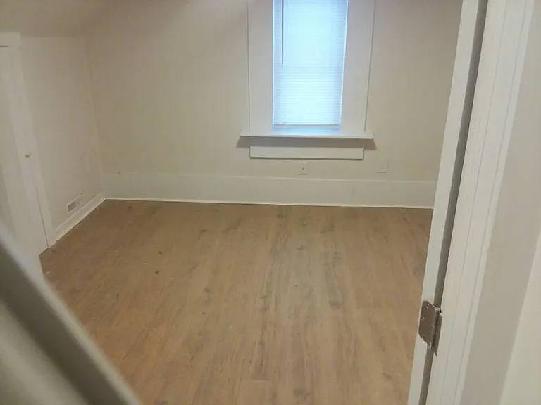 119 E Wilson St — Photo 17