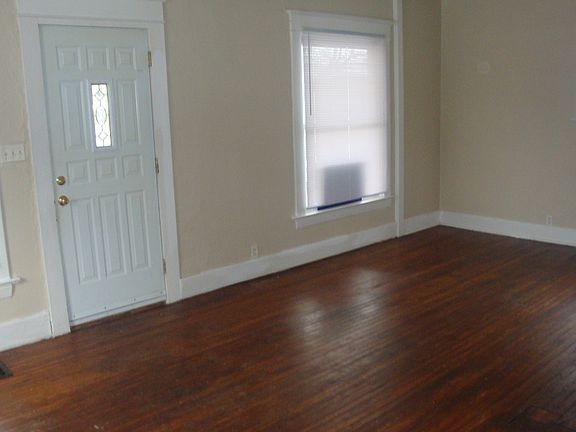3rd image of 237 E Irvington Ave