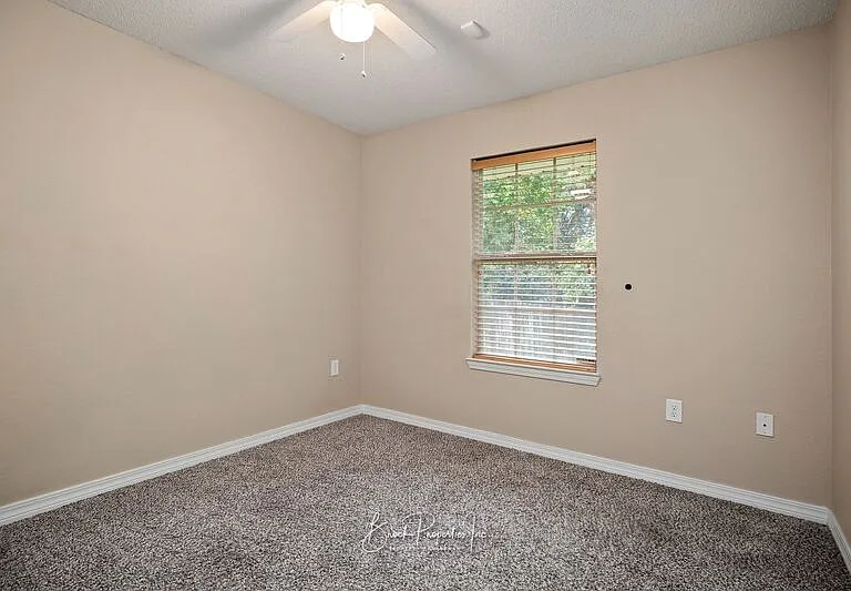 4718 Lemoyne Vis — Photo 17