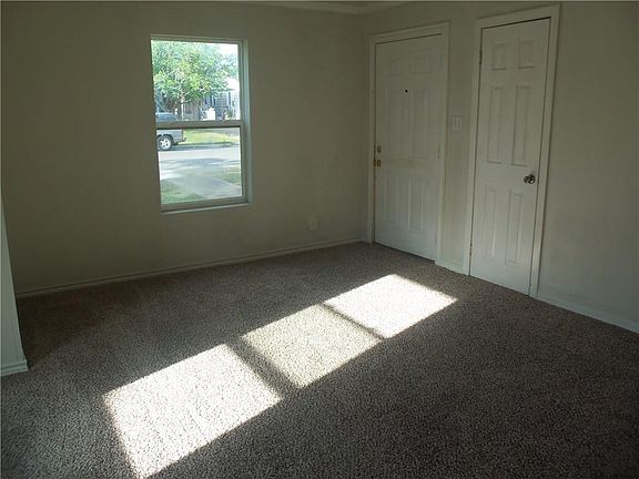 4th image of 7613 Dahlen St