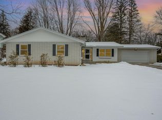 408 Hunters Rdg, Midland, MI 48640