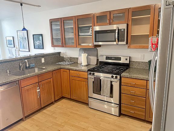 3rd image of 1000 Pennsylvania Ave APT 6
