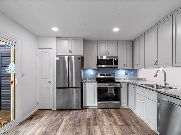 5th image of 6169 Hickory Trl