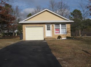 18 Walnut Rd, Manahawkin, NJ 08050