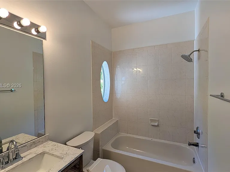 2151 NE 37th Ter — Photo 43