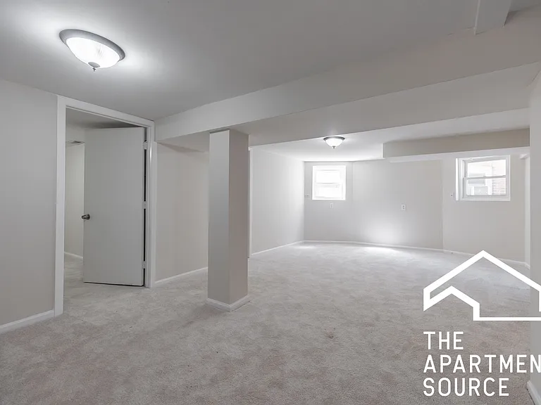 2110 N Avers Ave #G — Photo 3