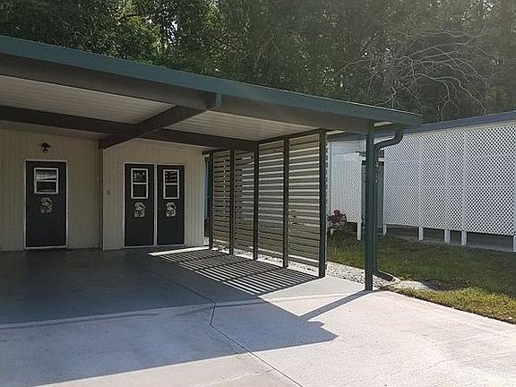 2nd image of 402 Oak Blvd