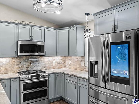 2nd image of 798 Redmond Ct